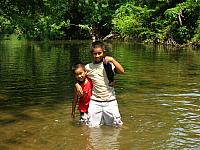 Hike Along Darby Creek with Meh Sha Lin,  Cho Ti and Family